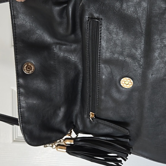Black Crossbody Vegan Bag - Picture 5 of 14